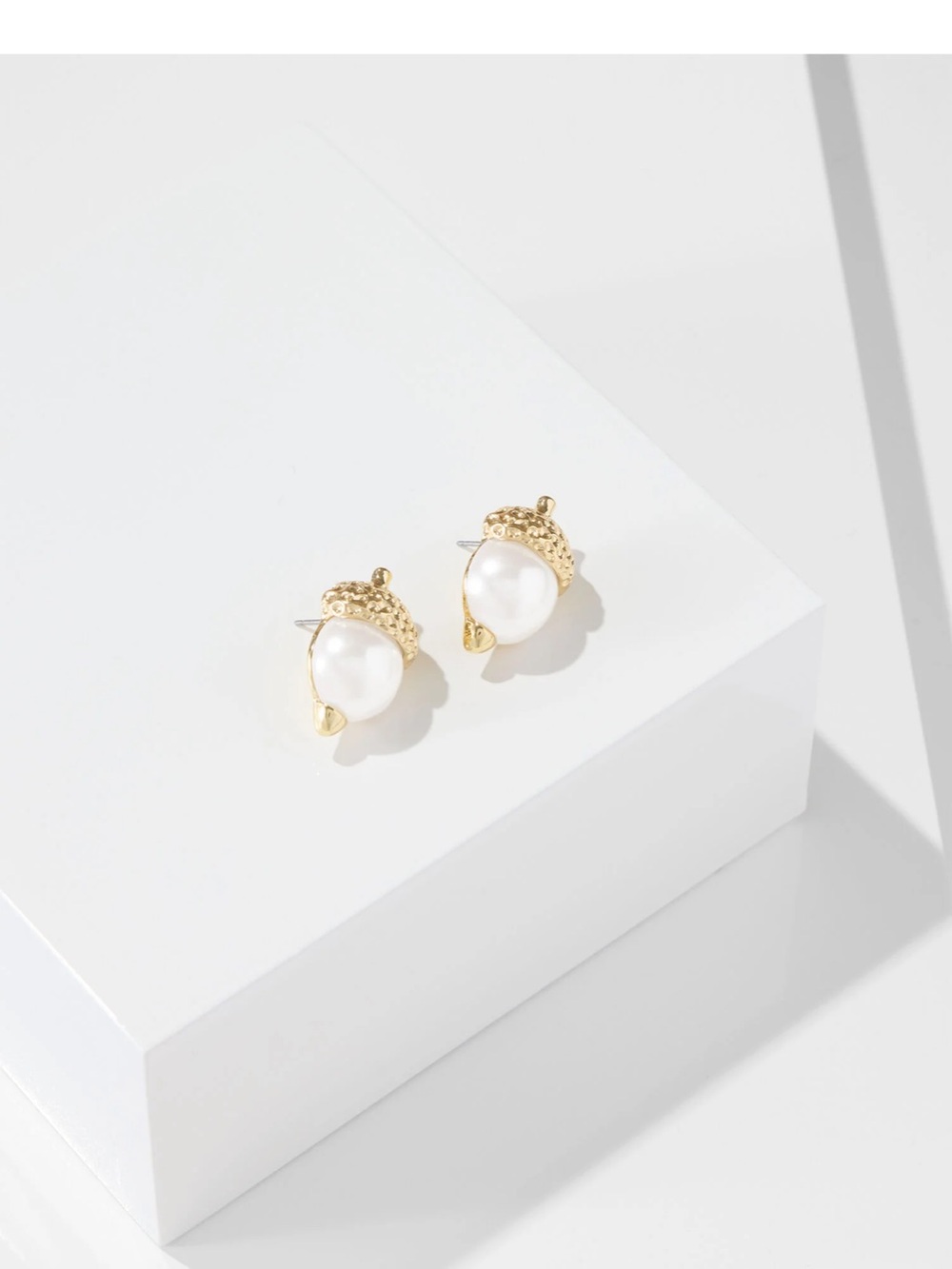 NWT Talbots Gold-Tone Pearl Acorn Stud Earrings